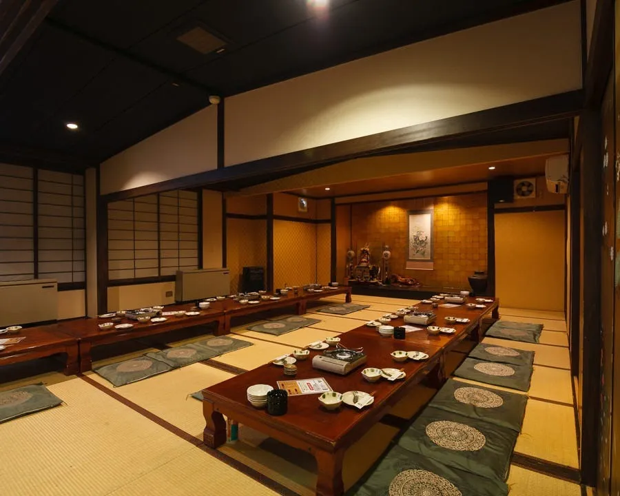当店最大のご宴会個室は20名様クラスの4室の仕切りを外した通称【松】。